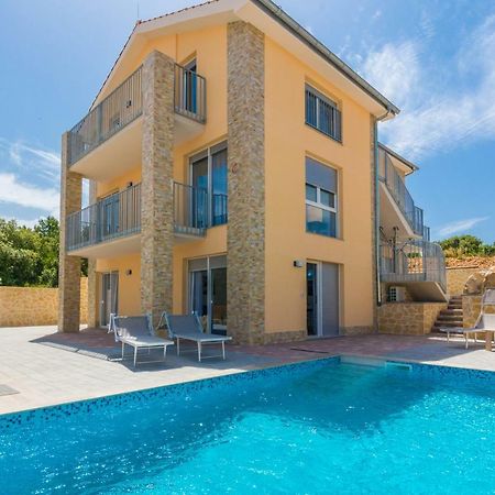 Fabulous House B With Outdoor Pool Apartment ซาตอน ภายนอก รูปภาพ